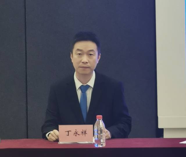 球友会集团南方卫星导航副总工丁永祥在发布会上。